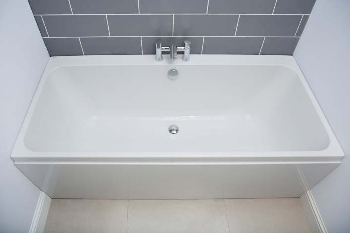 Carron Profile 1650 x 700mm Double Ended Rectangular Bath