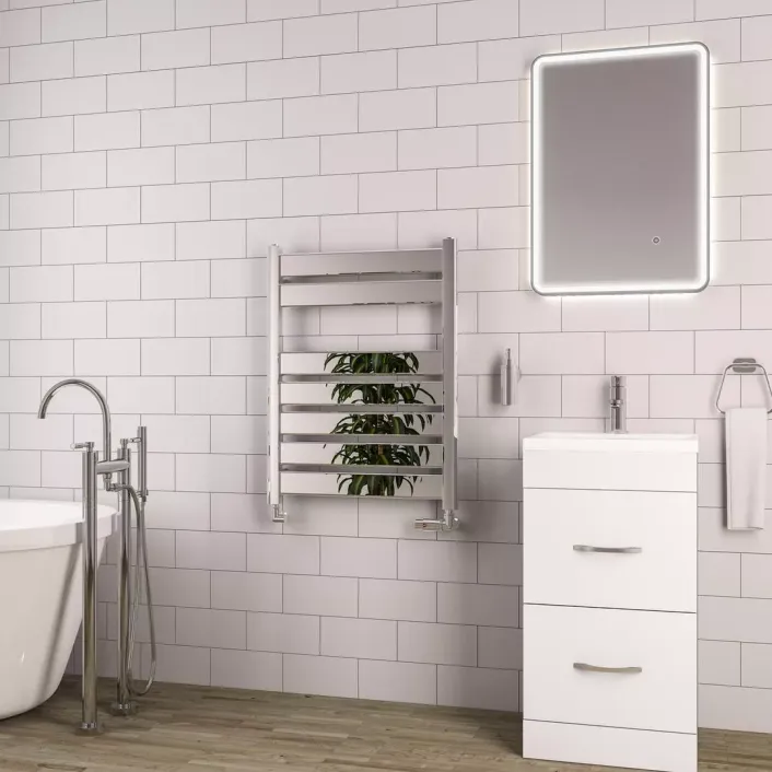 Eastbrook Santero 800 x 600mm Towel Rail Chrome