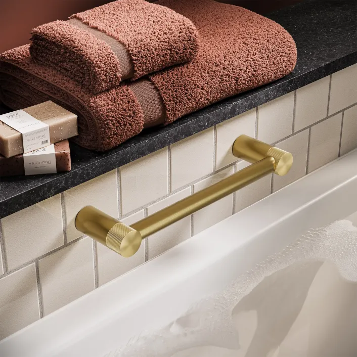hib. Zepto Grab Bar - Brushed Brass