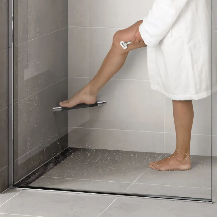 hib. Corner Grab Bar with Grip