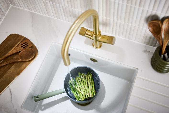 Scudo Kelvin 4-in-1 Boiling Water Tap, Pull Out D Spout, Brass