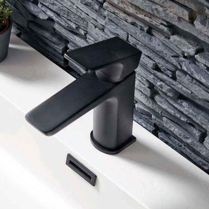 Scudo Muro Basin Mono Mixer, Matt Black