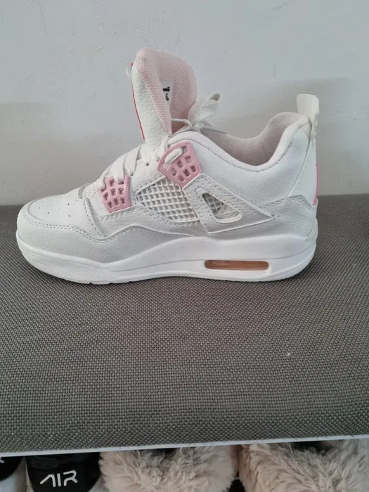 Aithtr Jordthtan 4  PINK