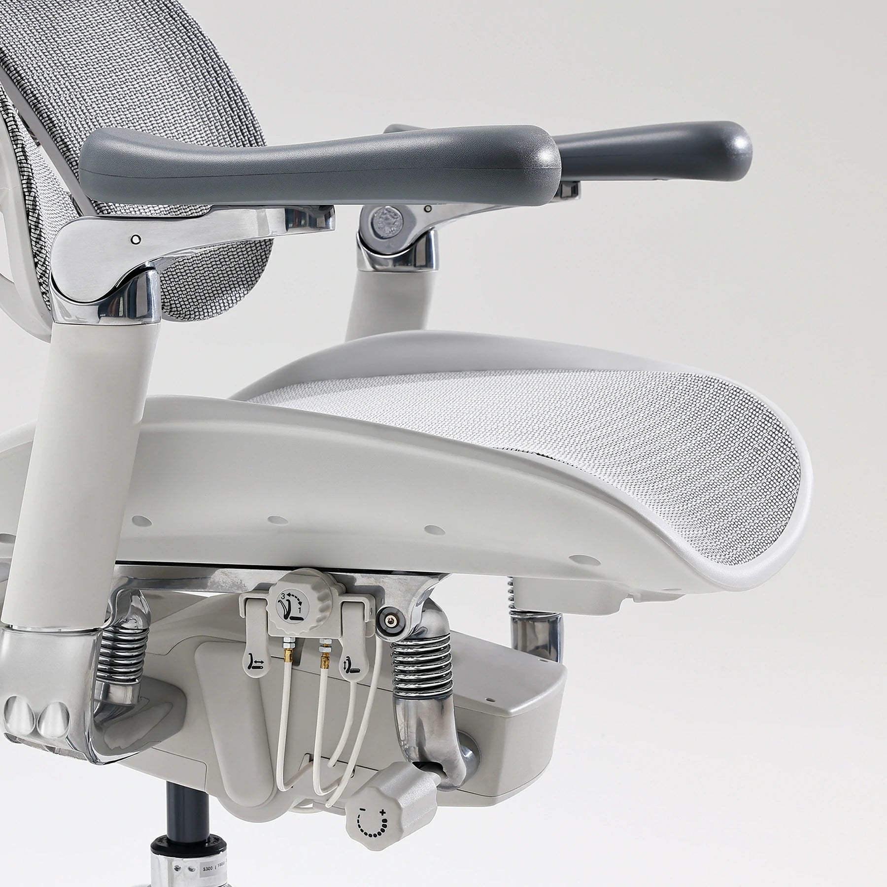 S300 "Gravity-Defying" Ergonomic Chair