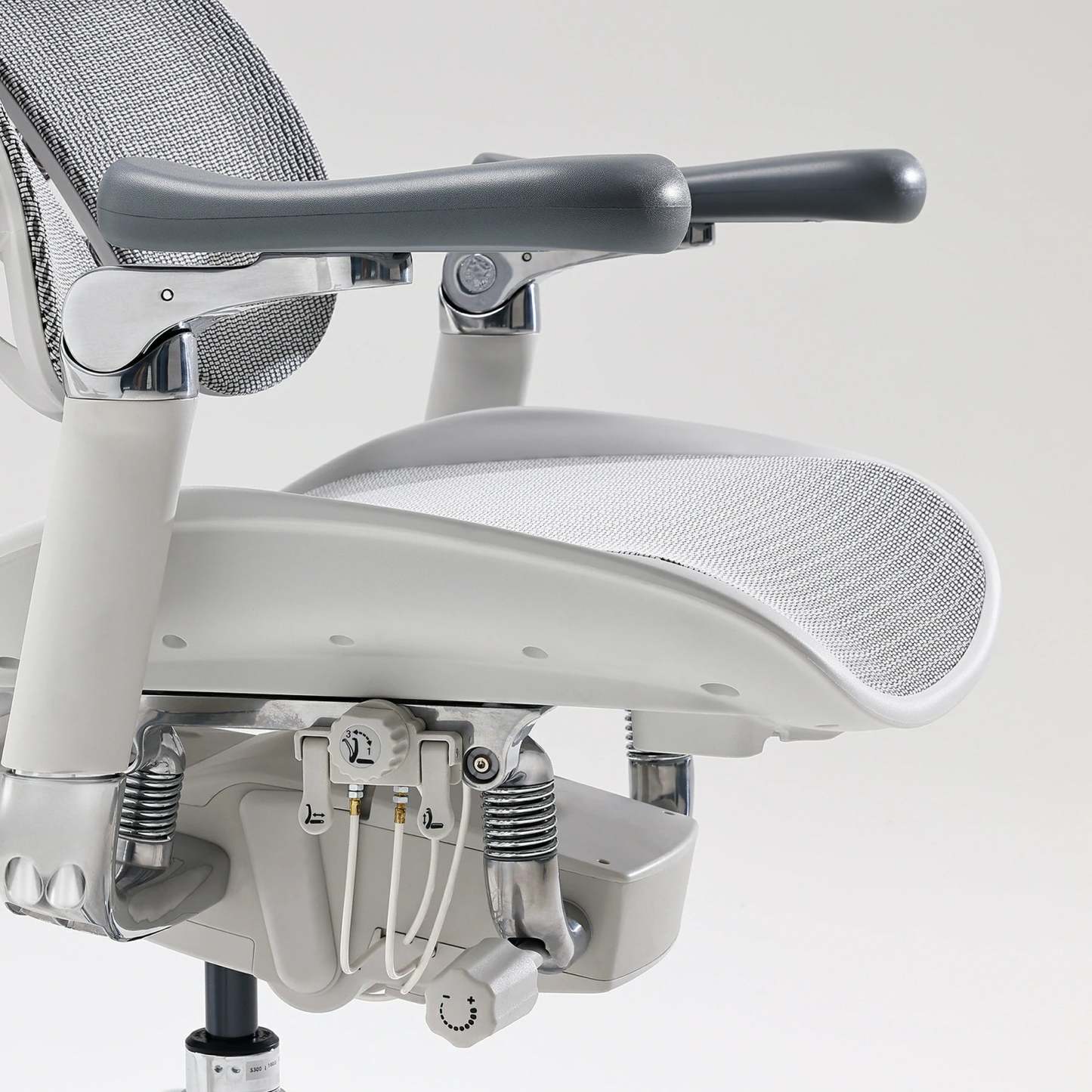 S300 "Gravity-Defying" Ergonomic Chair