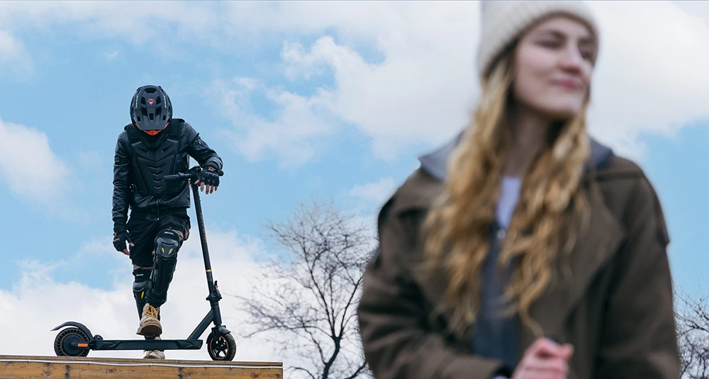 KuKirin S1 Max Foldable Electric Scooter, 350W Motor, 36V 10.4Ah Battery, 8-inch Tires, Taillight 39km Range, Spring Shock Absorption, Big Display, 15-degree slope, IP54 Waterproof Safety folding buckle