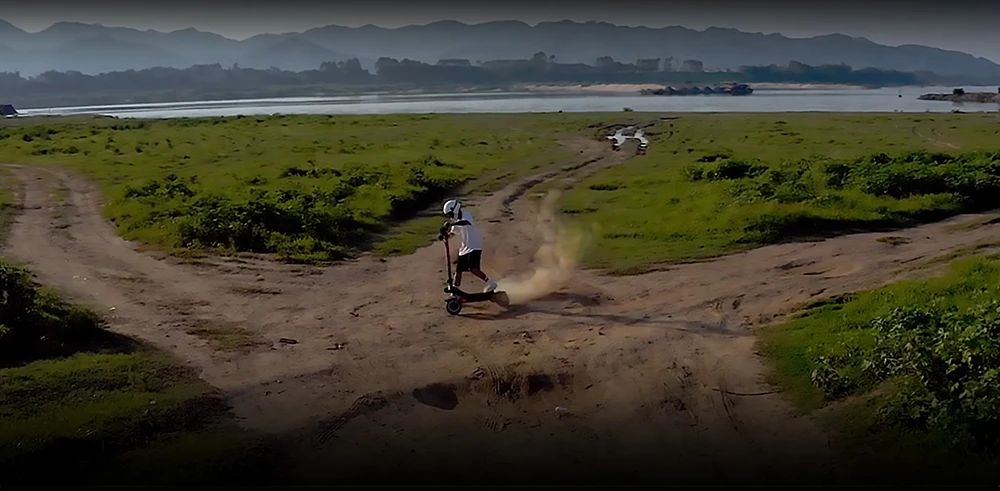 KuKirin G3 Pro 2024 Version 1200W*2 Motor Off-Road Electric Scooter 10 Inch Tire 52V 23.2Ah Removable Battery 80km range 65km/h Max Speed Dual Hydraulic Shock Absorber system IP54 Waterproof Dual Hydraulic Brake