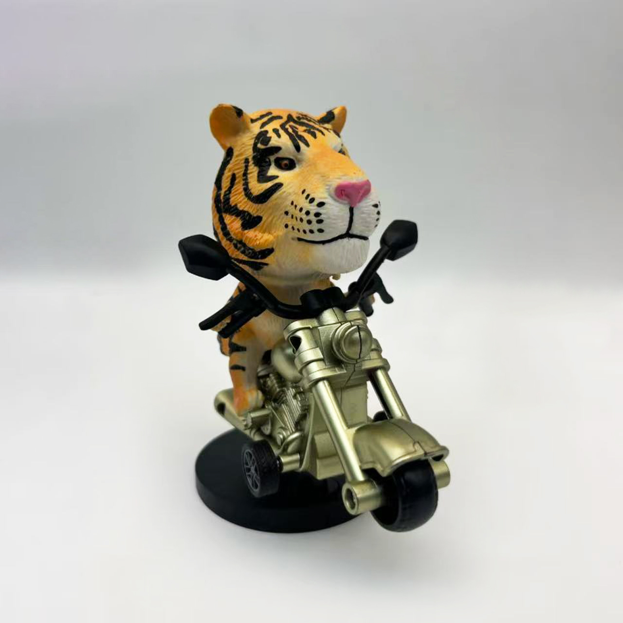 Feel the Drift! Harley Dino Dashboard Buddy — Moves as You Turn, Pure Fun on the Road