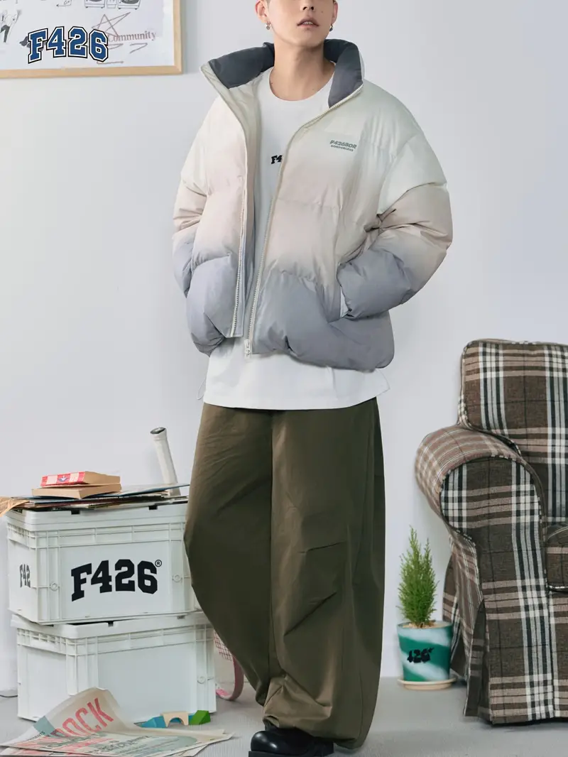 🌬️🎨 Con la transformación estacional, la percepción de la temperatura hace que los abrigos de plumas florezcan con un estilo colorido y elegante.