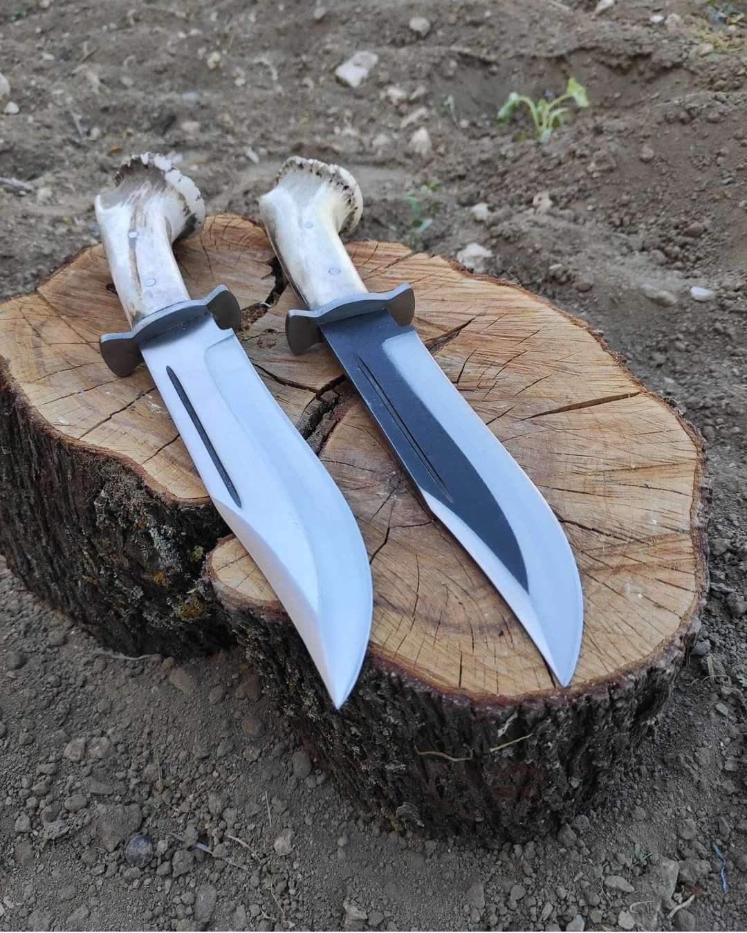 🔥Cuțit cu mâner de coarne din oțel forjat manual ca cadou pentru iubit