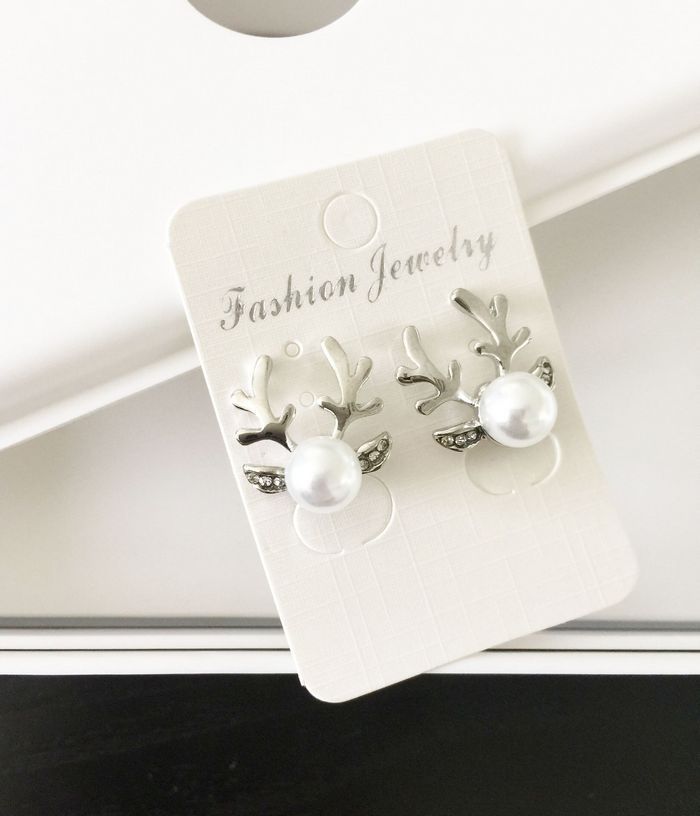 Family Christmas Gift - Reindeer Pearl Necklace & Earring Set