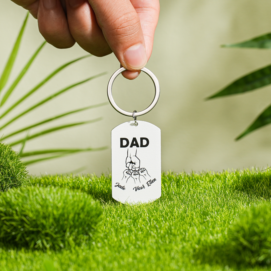 1-3 Names-Personalised Dad's Football Team Fist Keychain Custom Names Gift For Dad/Grandad