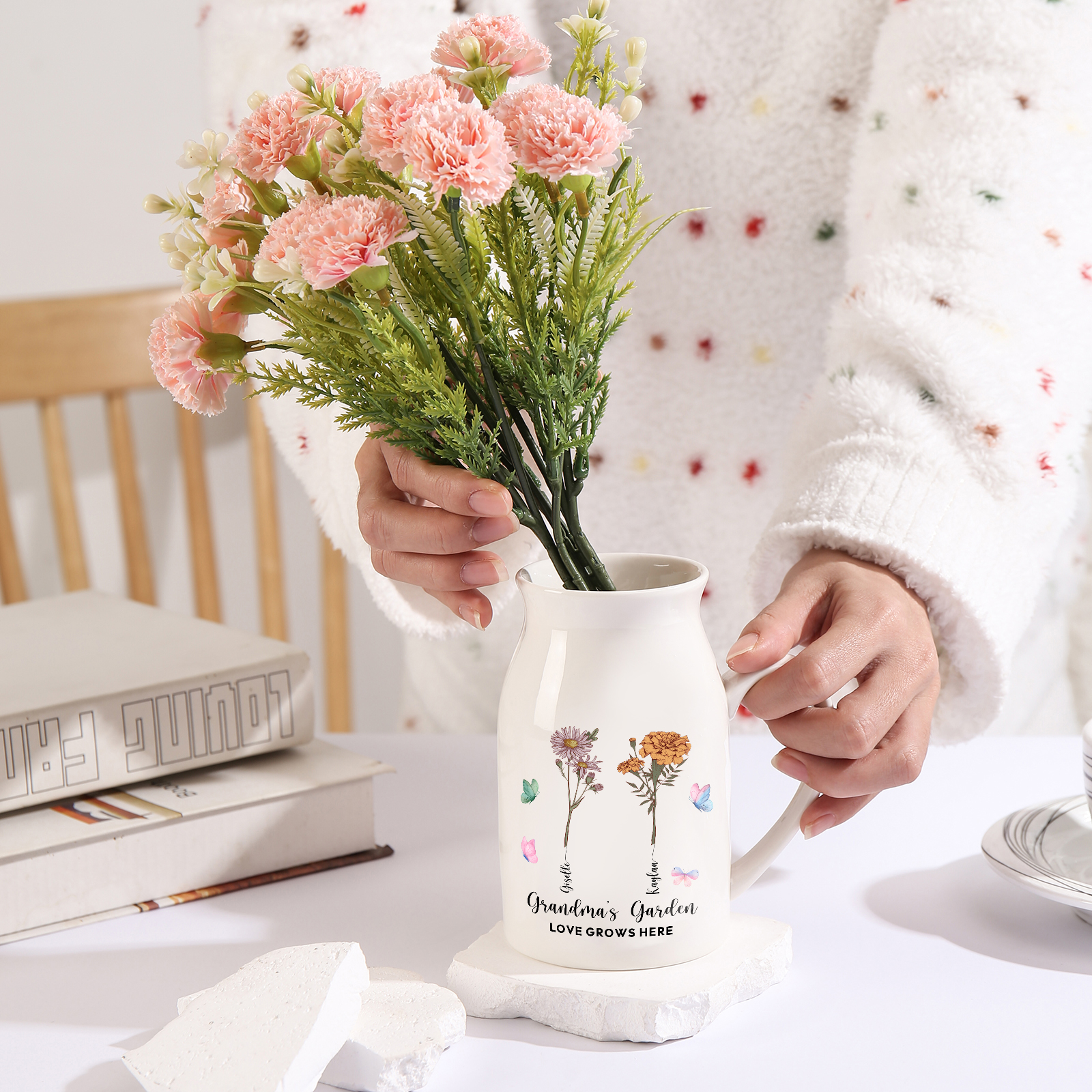 2 Names personalised Vase with Birthday Flowers – Add 2 Names 2 Texts – Ceramic Custom Gift for Mum, Grandma, Family