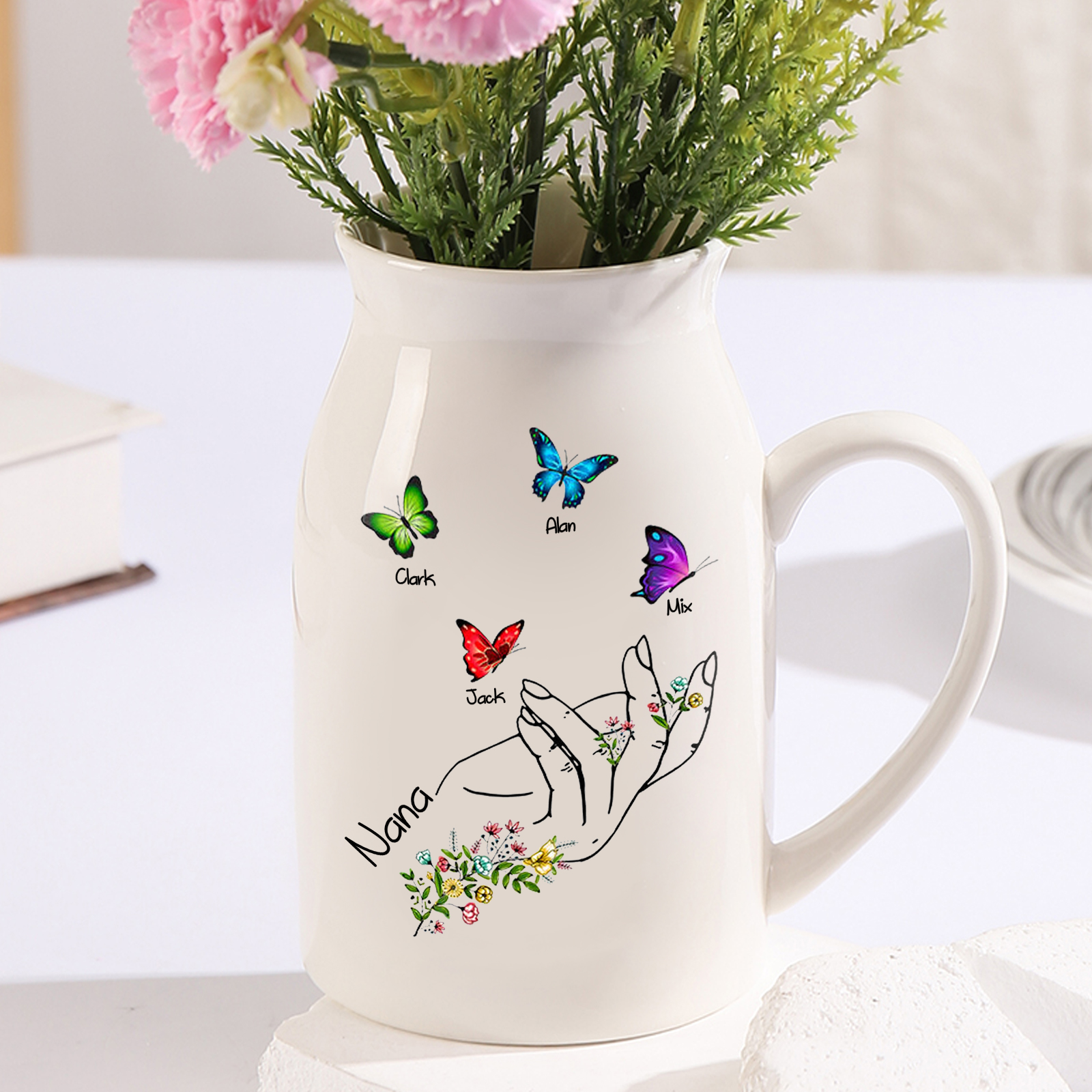 4 Names - Personalized Beautiful Flower Hand Butterfly Style Ceramic Vase with Customizable Names As a Special Gift For Mum