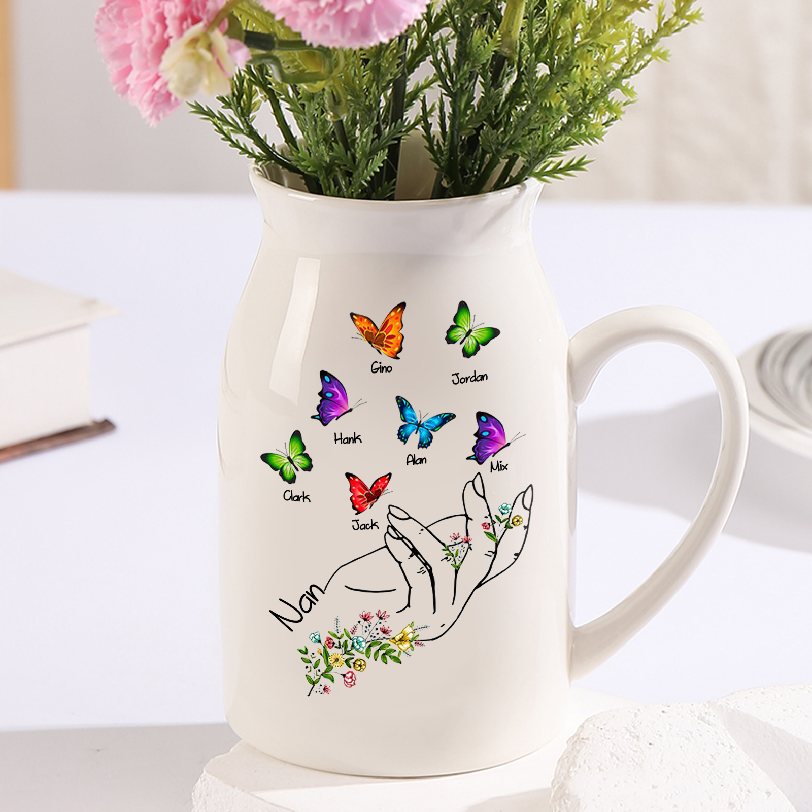 7 Names - Personalized Beautiful Flower Hand Butterfly Style Ceramic Vase with Customizable Names As a Special Gift For Mum