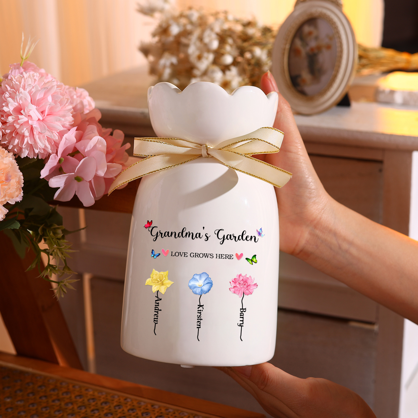 Personalised Flower-Top Ceramic Vase with 2-6 Names, Birth Flowers & Custom Texts – Unique Mother's Day Gifts for Her | Jessemade