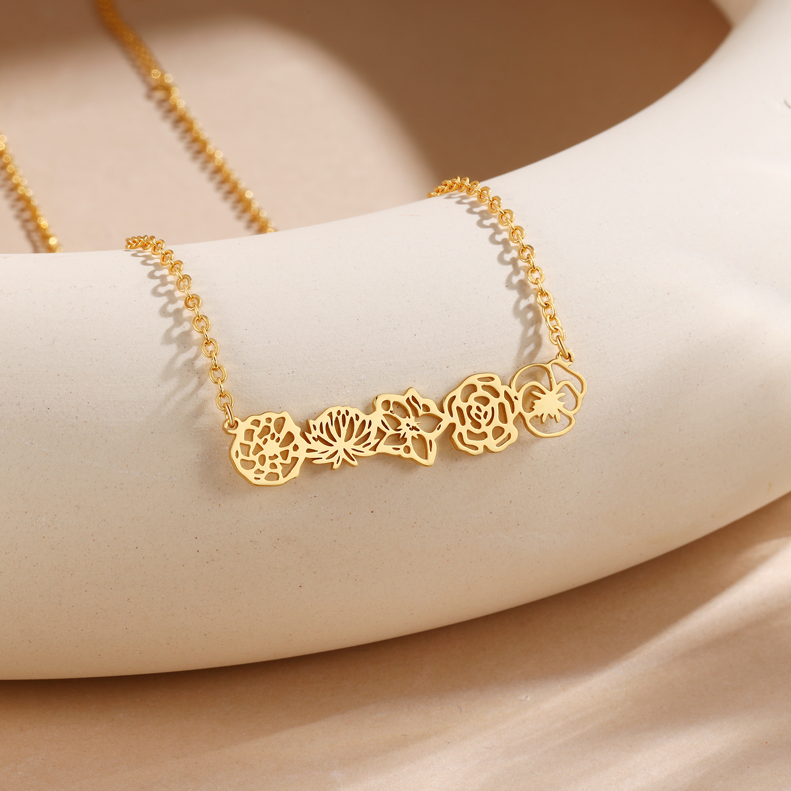 Personalized 5 Birthflowers Necklace Custom Pendant Necklace Gold Birthday Gift for Her