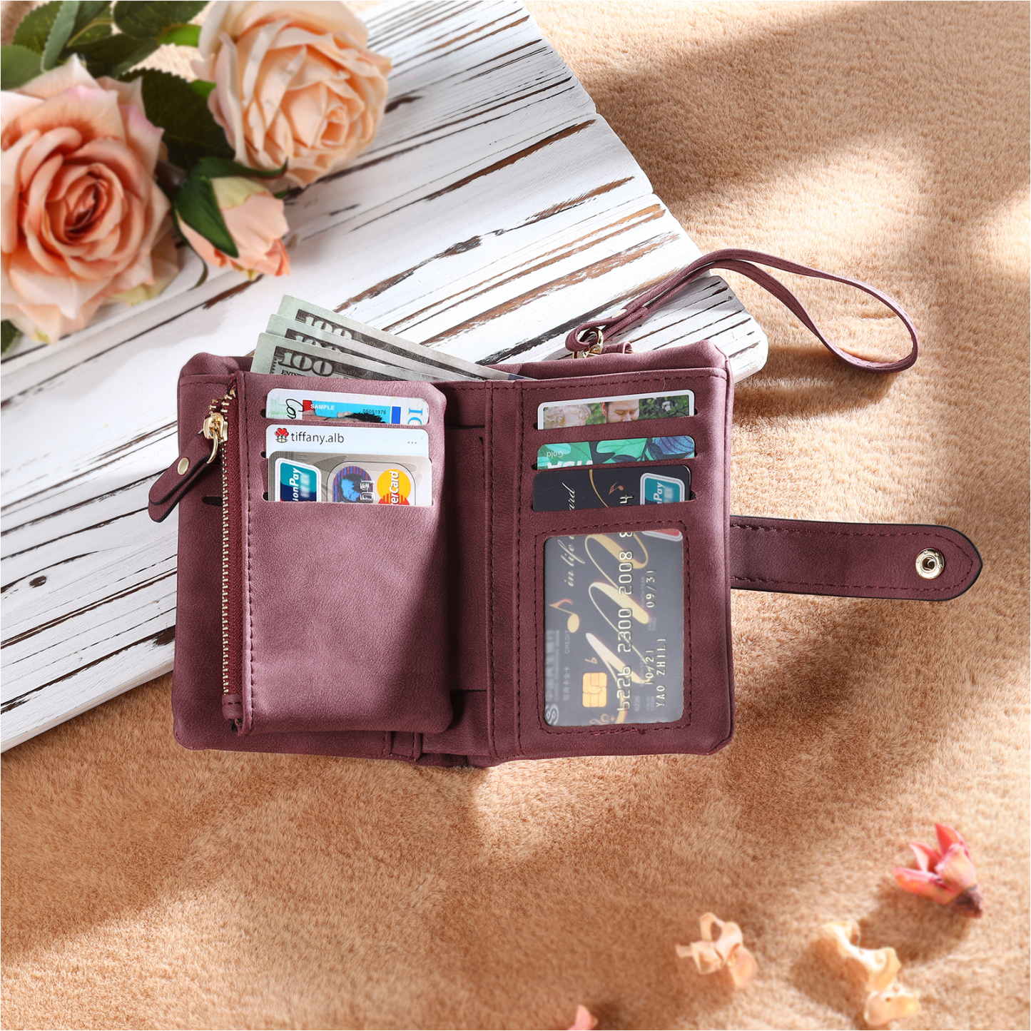 3 Names - Personalized Women's Wallet Customized 3 Names Hand in Hand Folding Women's Wallet Gift for Nan