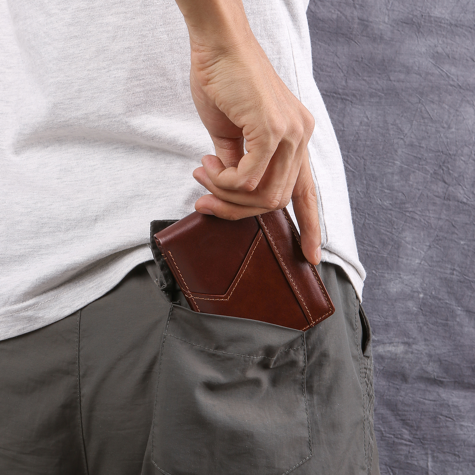 Personalised First? Layer Leather Men's Wallet - Custom Name and Letter Gift for Him | Jessemade