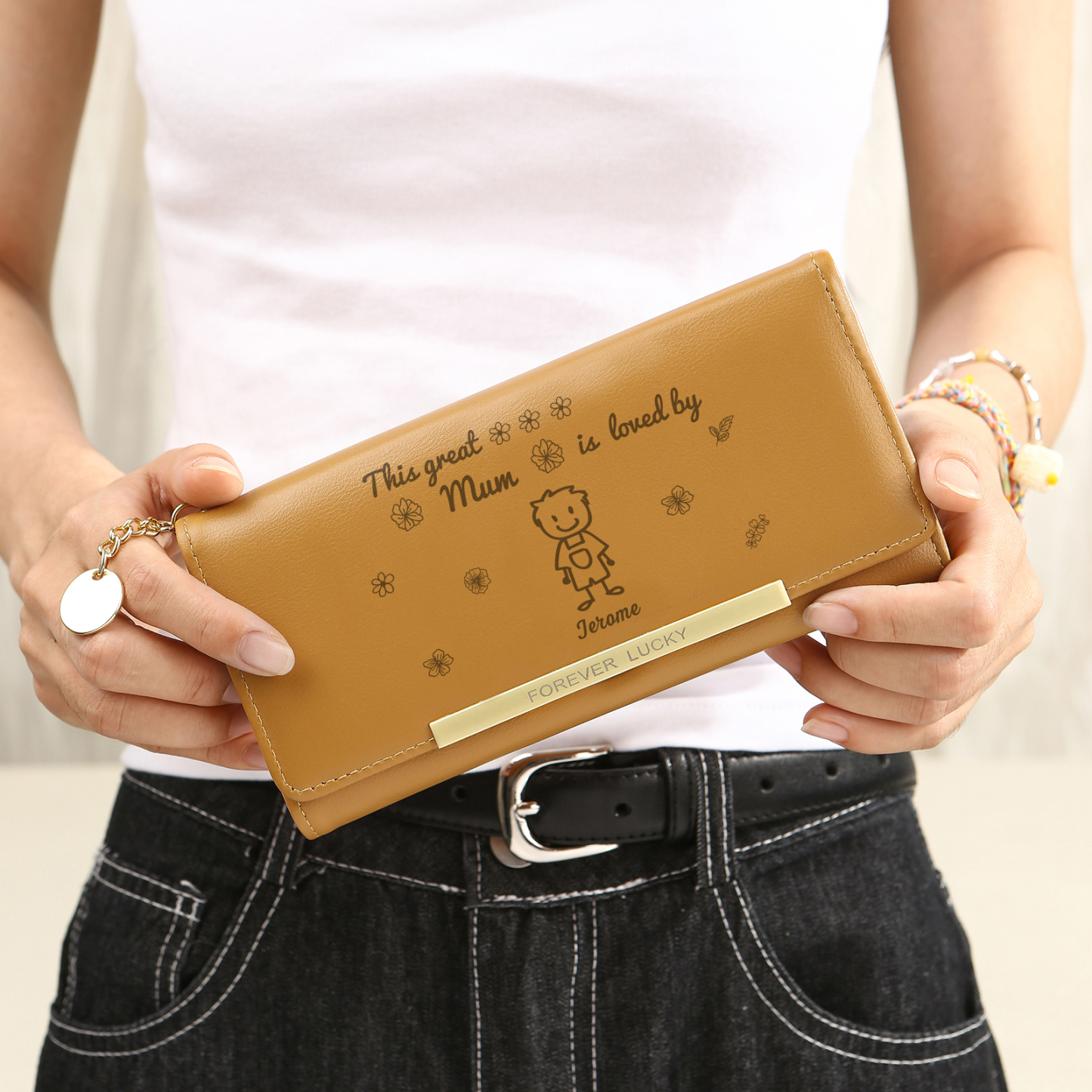 Personalised Women Leather Wallet Purse With Custom 1 Kid And Pet Name –“This Great Mum Is Loved By' - Mother's Day Presents For Mum | Jessemade
