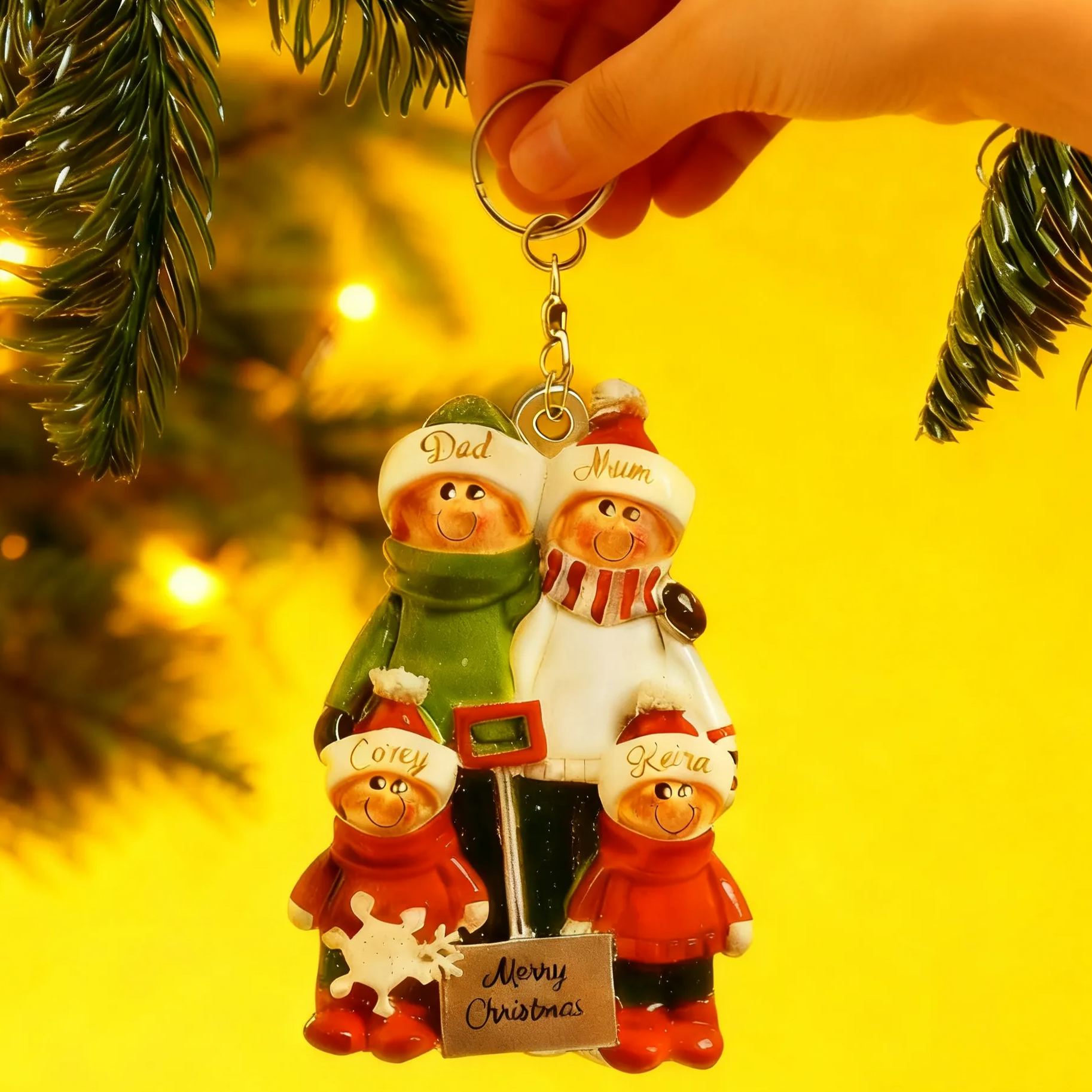 Personalised 2-8 Names Snowman Family Keyring