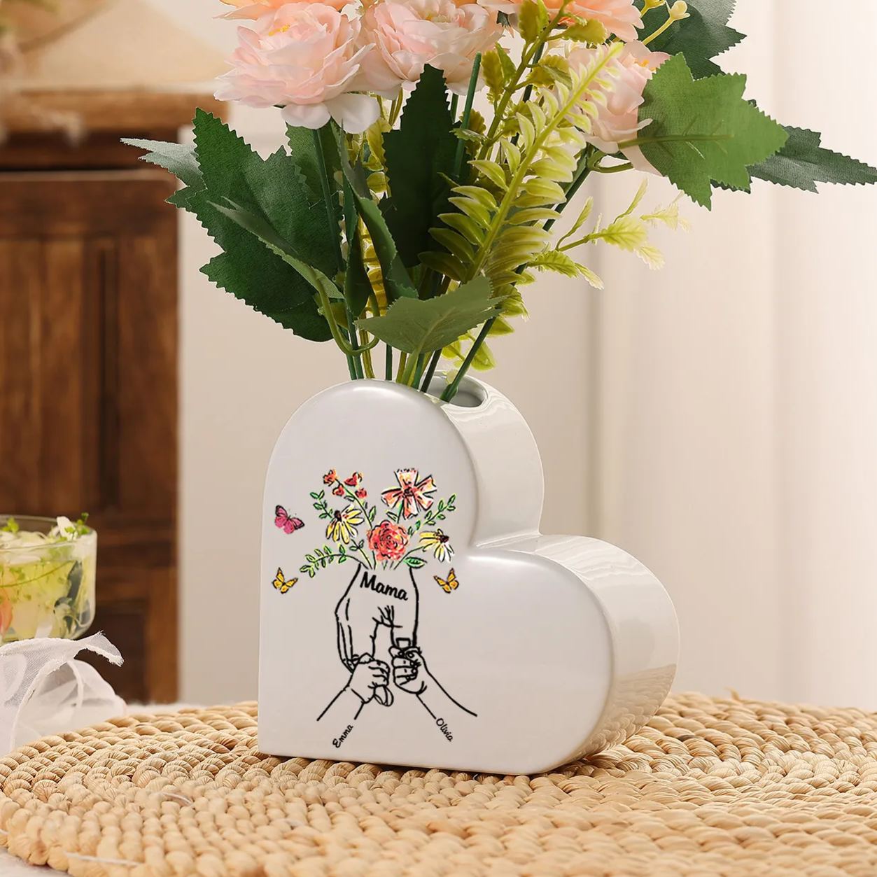 Personalised Ceramic Heart Vase with Text and 2 to 8 Names for Mum or Grandma