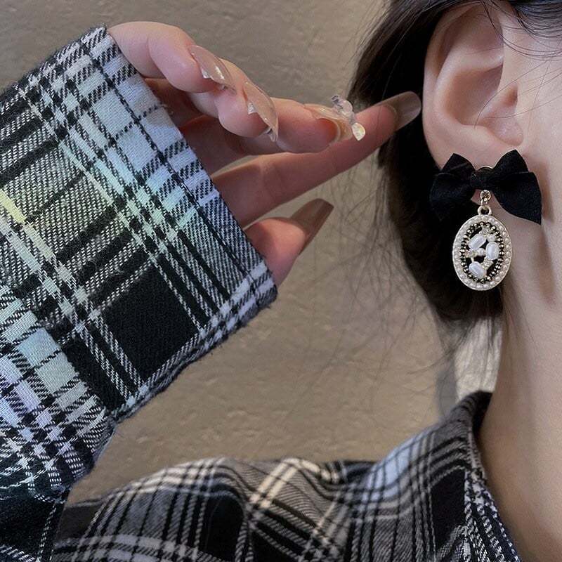 Bow Oval Pearl Earrings-POIULTD
