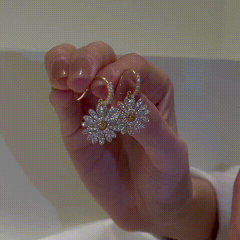 Elegant Small Daisy Flower Earrings-POIULTD