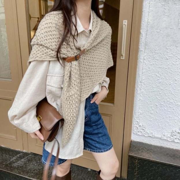 Knitted Triangle Shawl with Leather Buckle-POIULTD