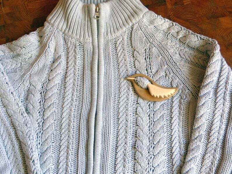 🔥LAST DAY 70% OFF🔥BROOCH PIN WITH WOODEN ANIMAL PATTERN (SWEATER CLIP)