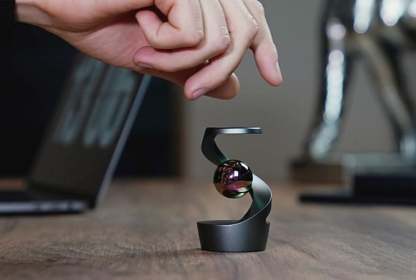 Gravity Defying Kinetic Desk Toy-POIULTD