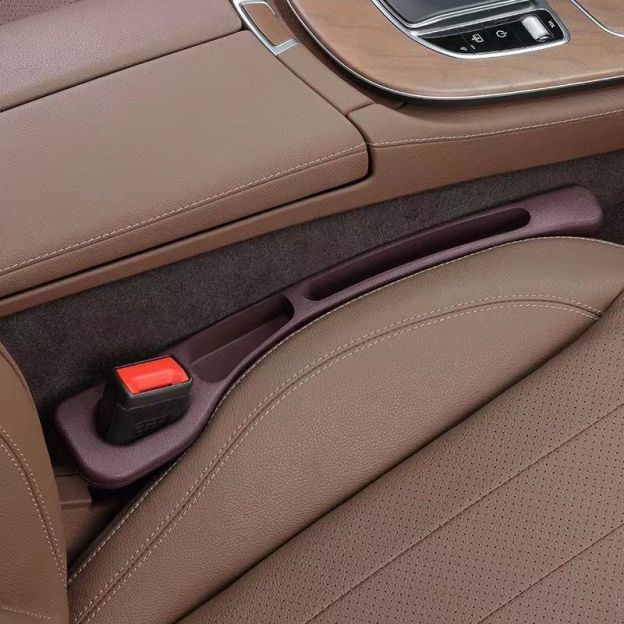 Embedded car seat gap leak-proof plug-POIULTD