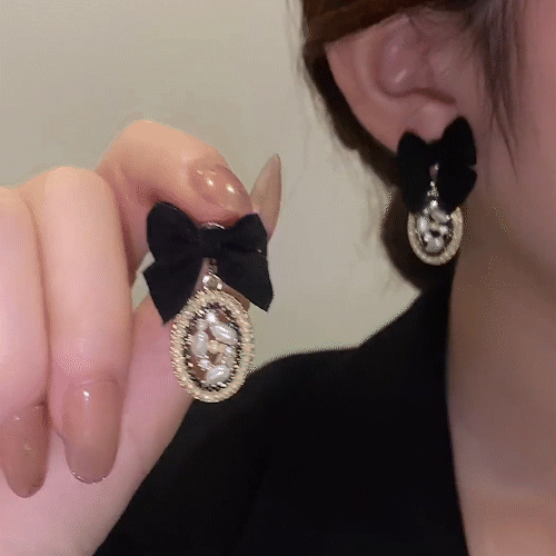 Bow Oval Pearl Earrings-POIULTD