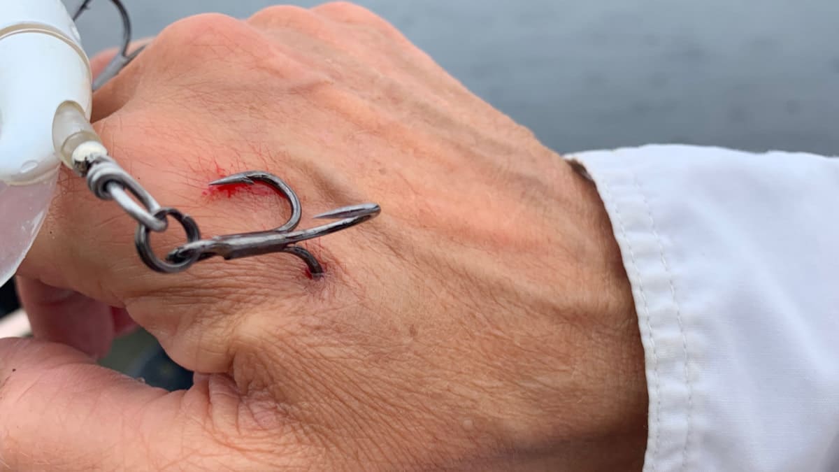 Fishing Pliers Gripper Metal Fish Control