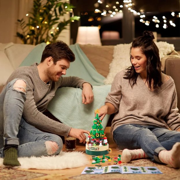 Christmas tree music box built with 361 building blocks