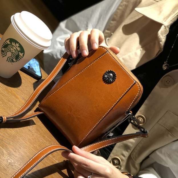 Women's soft leather mobile phone bag messenger bag-POIULTD