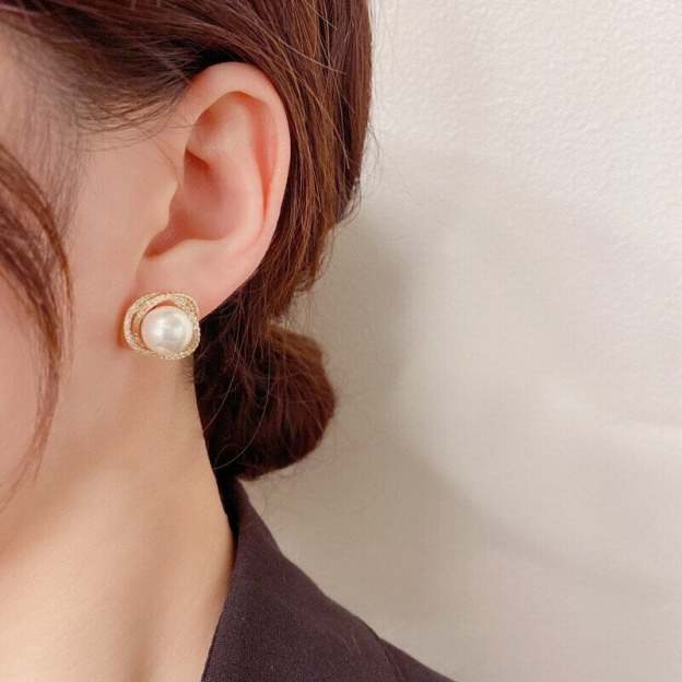 Zircon Wrapped Pearl Stud Earrings-POIULTD