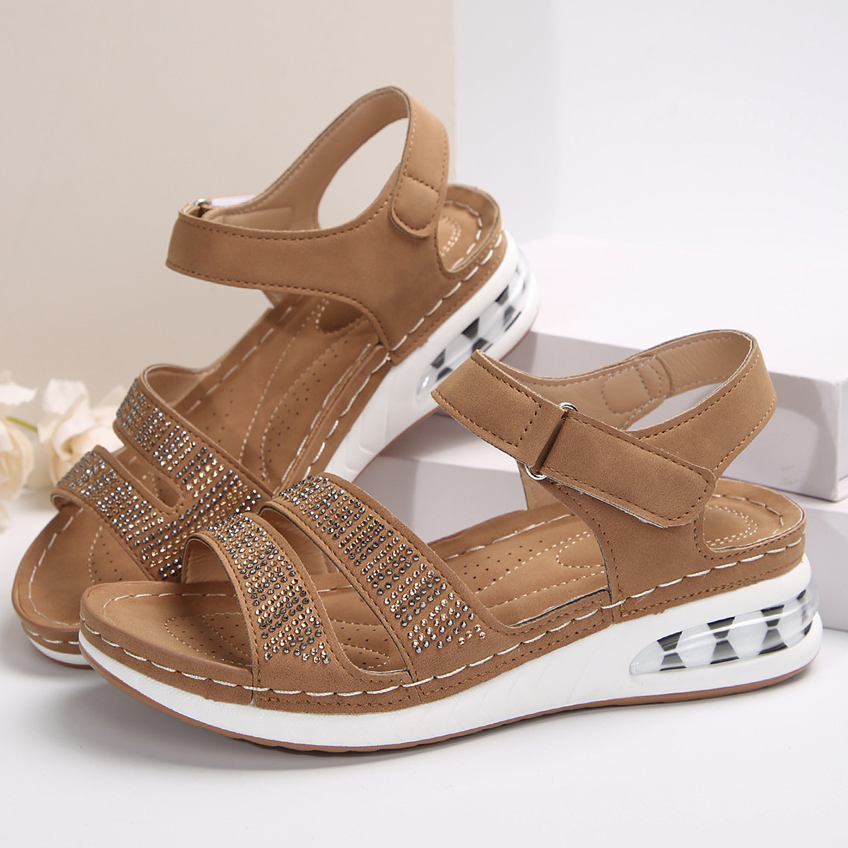 [🎁Ma féláron - ne hagyd ki] Nyári klasszikus női gyémántokkal kirakott ütéscsillapító ortopéd szandál - csökkenti a járási nyomást👞könnyíti a járást