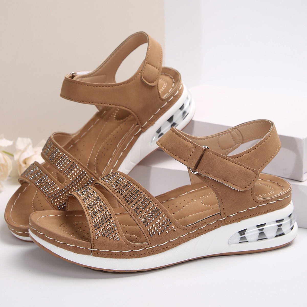 [🎁Ma féláron - ne hagyd ki] Nyári klasszikus női gyémántokkal kirakott ütéscsillapító ortopéd szandál - csökkenti a járási nyomást👞könnyíti a járást