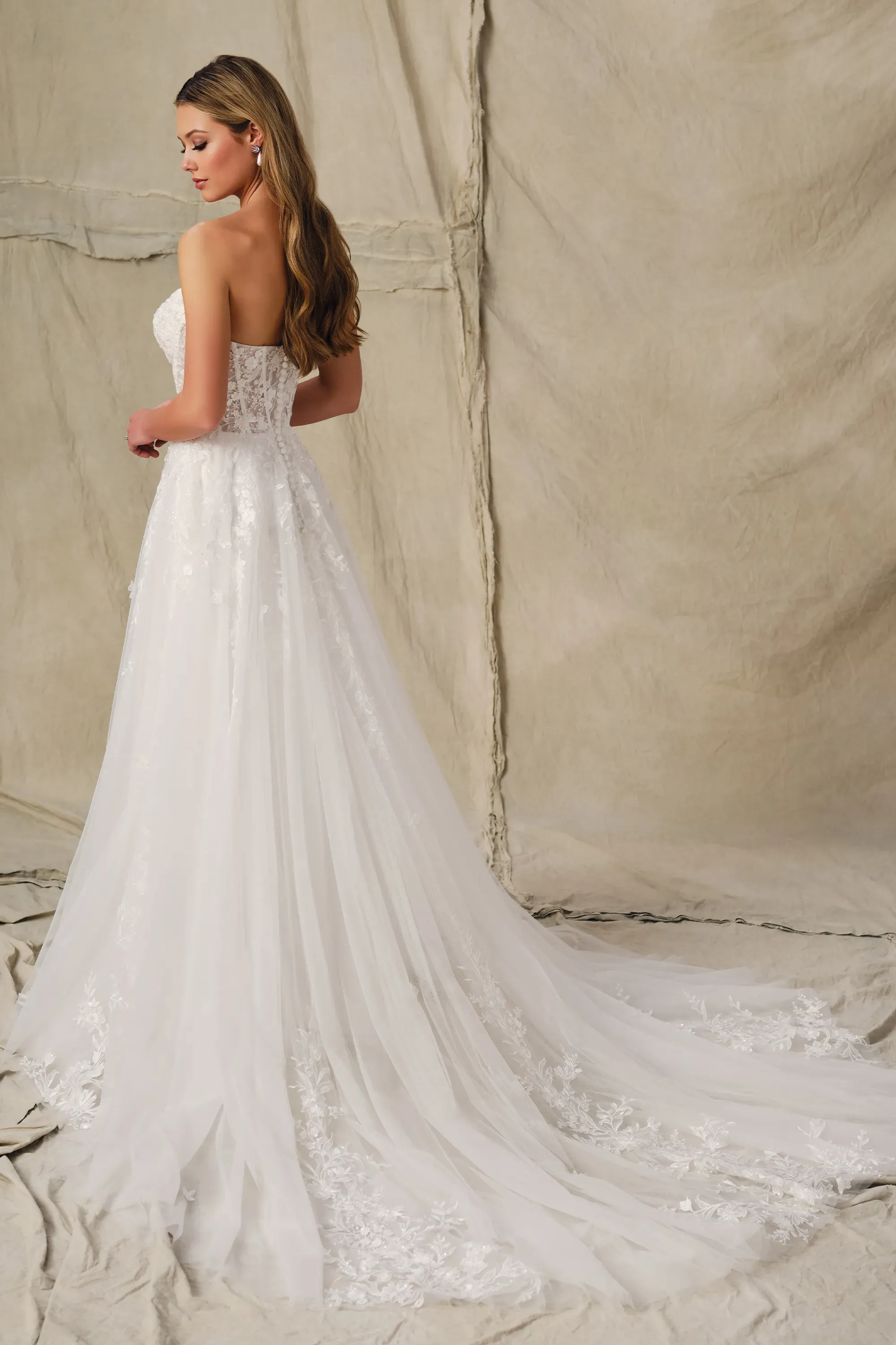 A-Line Sweetheart Lace Appliques Wedding Dress Enchanting by Mon Cheri E423