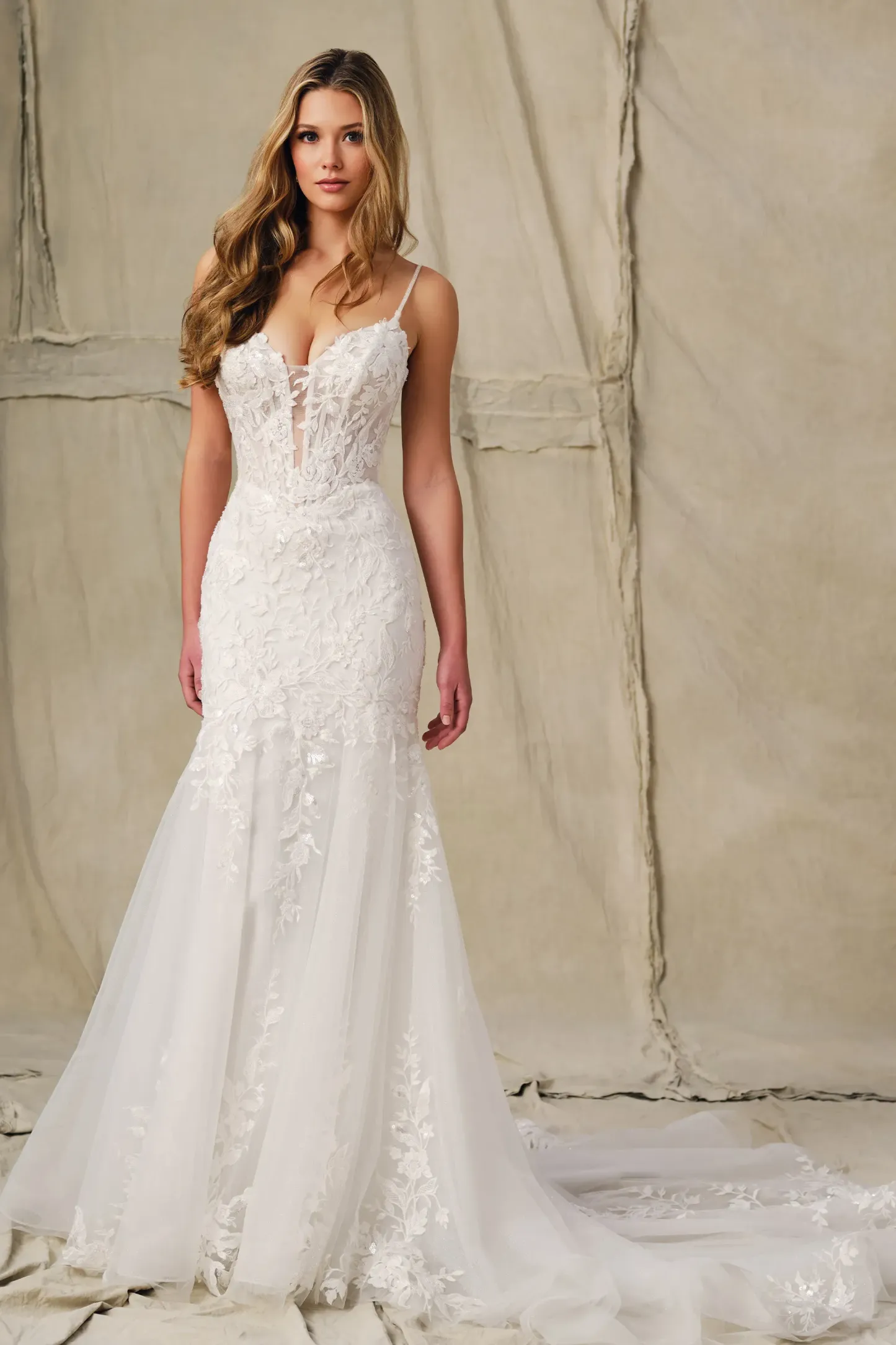 Mermaid Sweetheart Lace Appliques Wedding Dress Enchanting by Mon Cheri E426