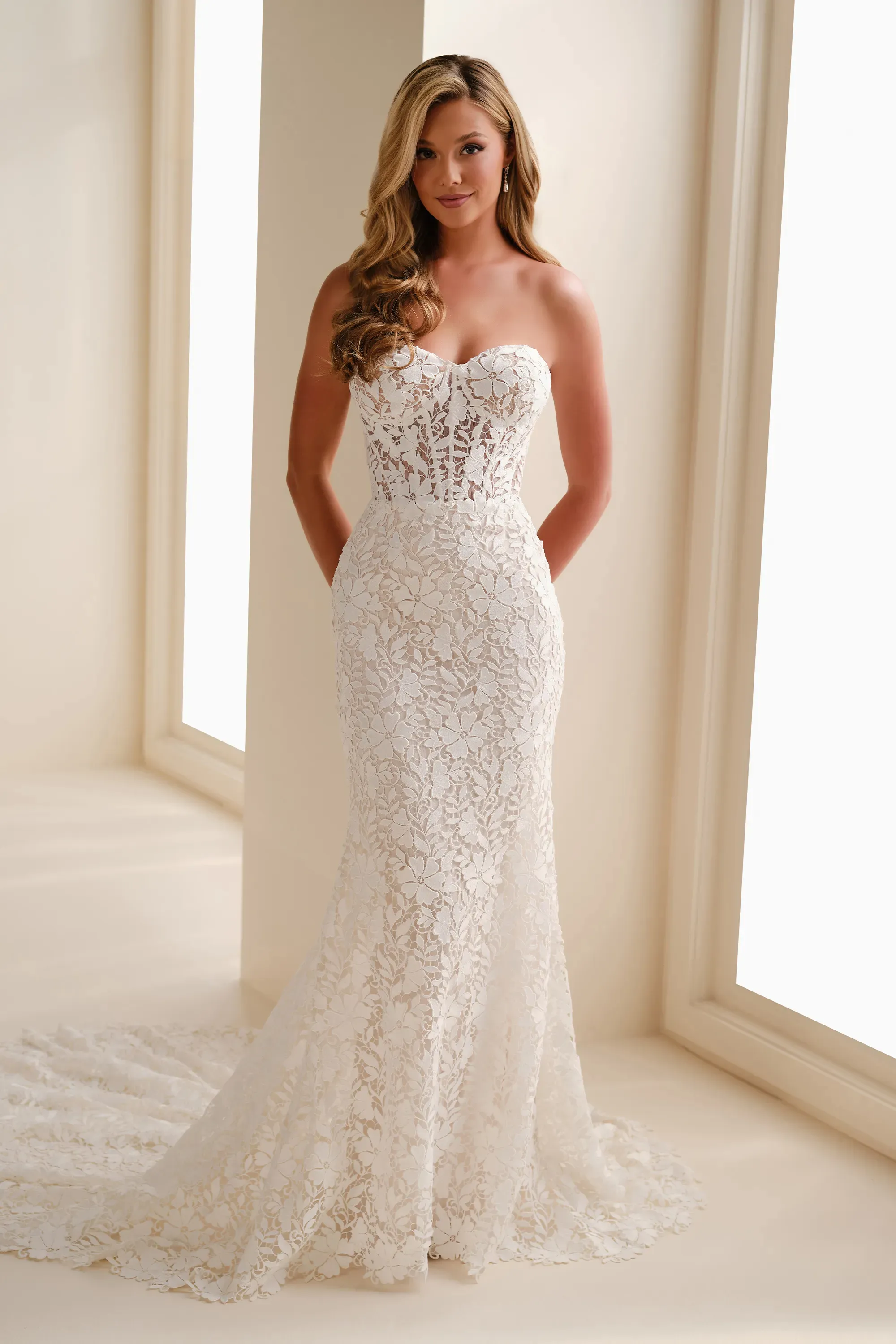 Fit & Flare Sweetheart Venise Lace Wedding Dress Enchanting by Mon Cheri E621