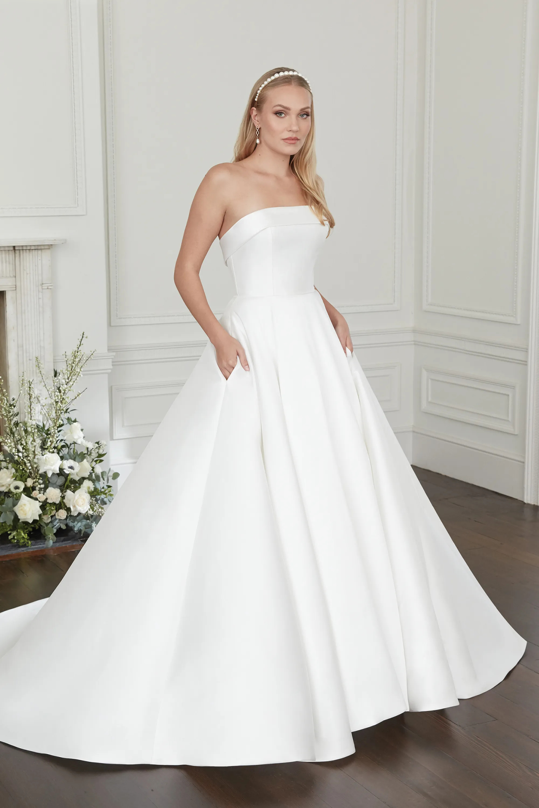 Ball Gown Straight Strapless Chapel Mikado Organza Wedding Dress 44354