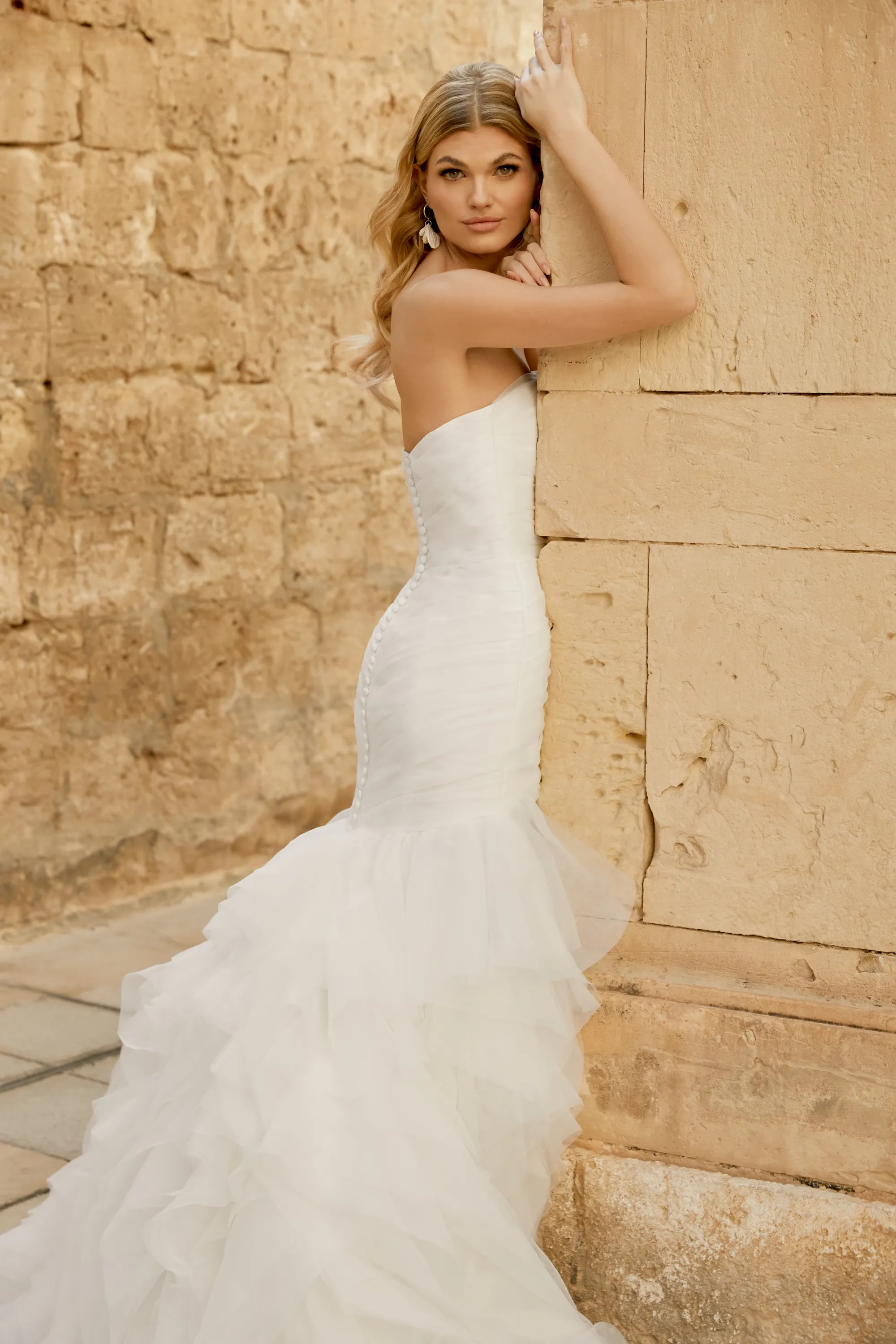 Graceful Trumpet Straight Organza Chapel Wedding Dress 44501