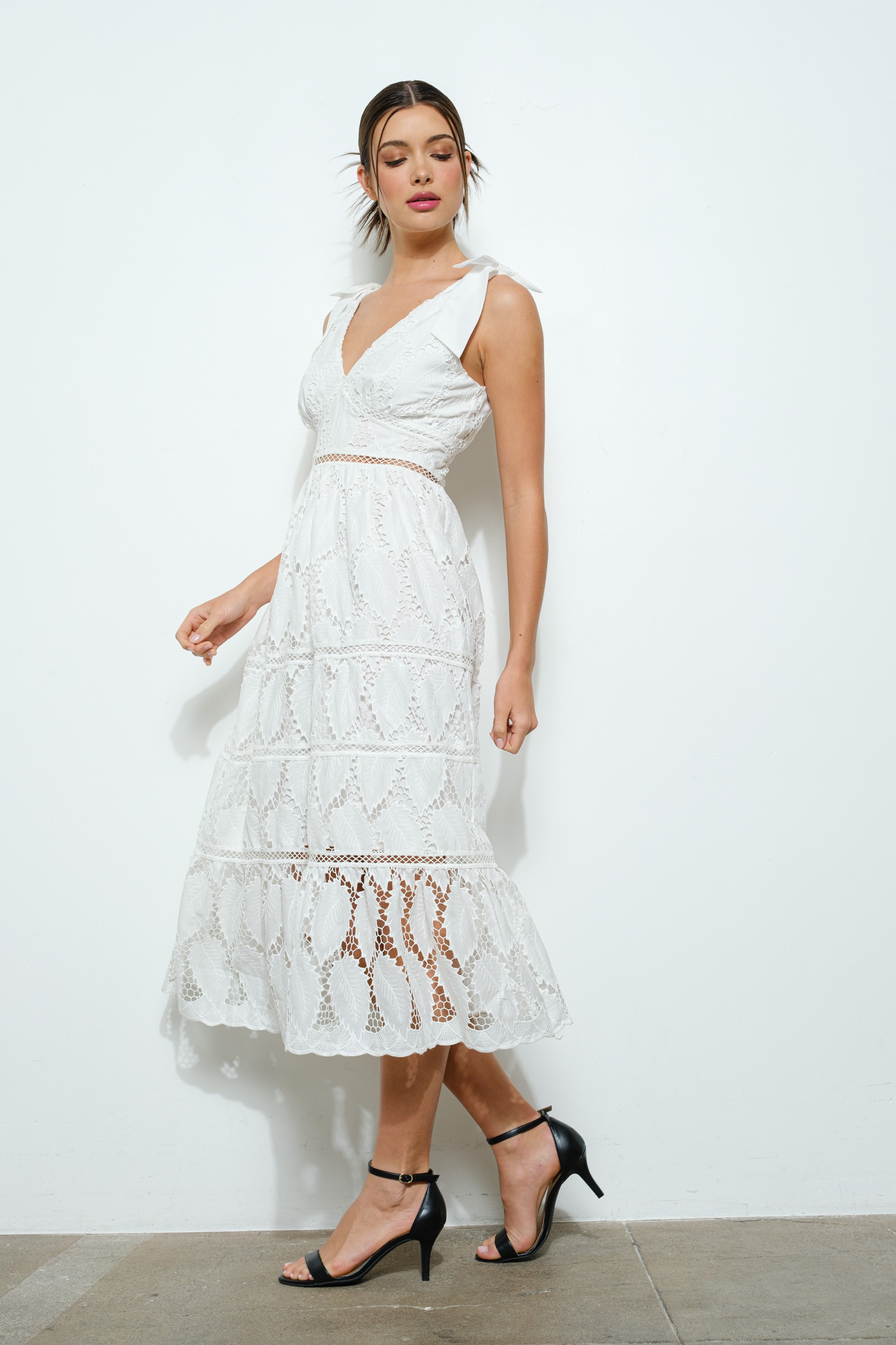 Lace Ribbon Accent Sleeveless Midi Dress #23558090