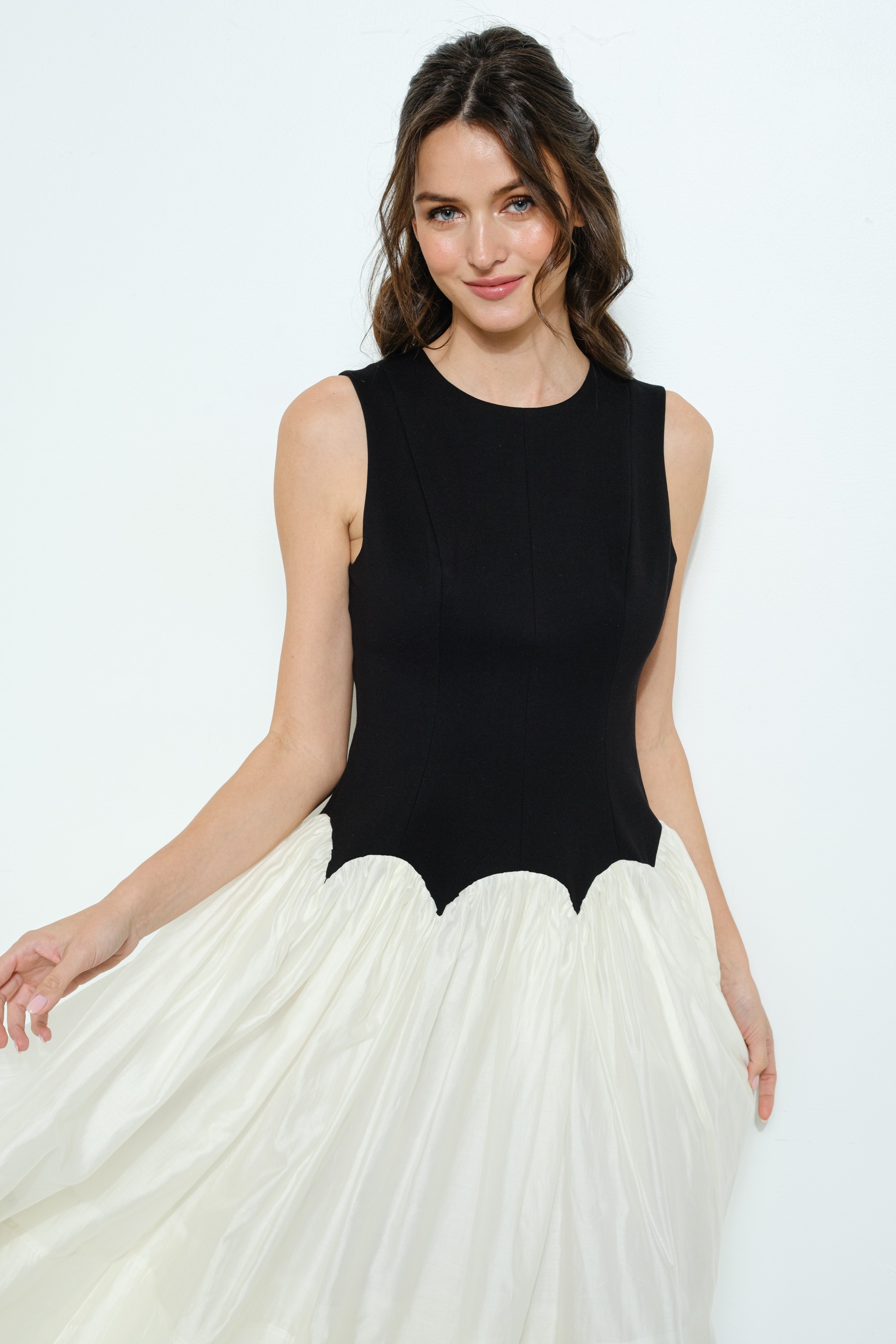 Scalloped Contrast Fit And Flare Midi Dress #23654382