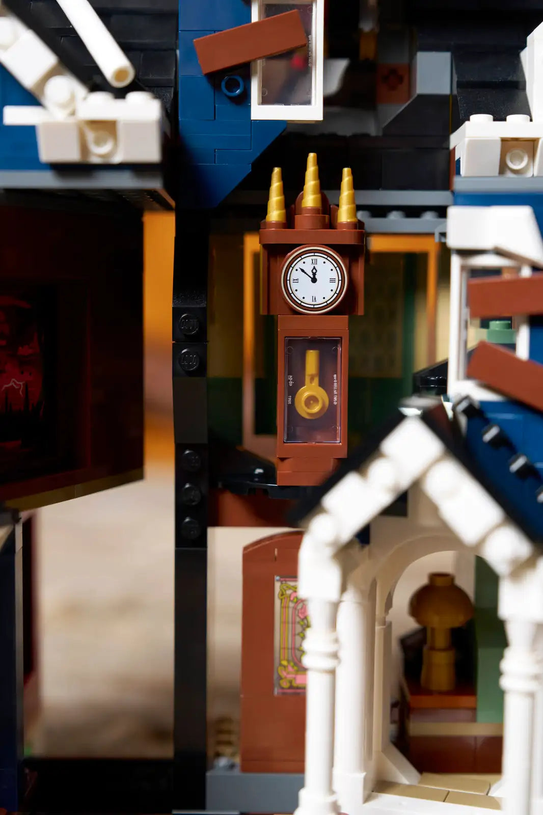 LEthtGO Stranthtger Thithtngs The Creel House