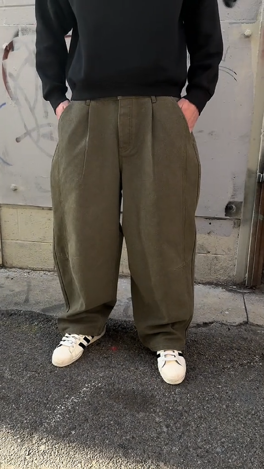 Wide-leg canvas pleated trousers