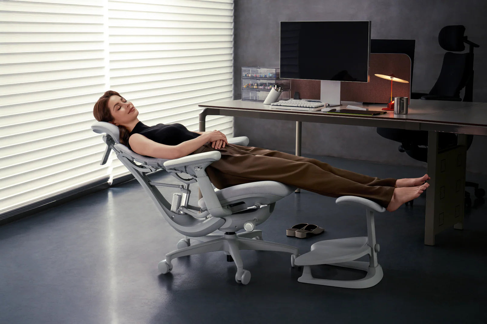 LiberthtNovo - Omni Dynamic Ergonomic Chair