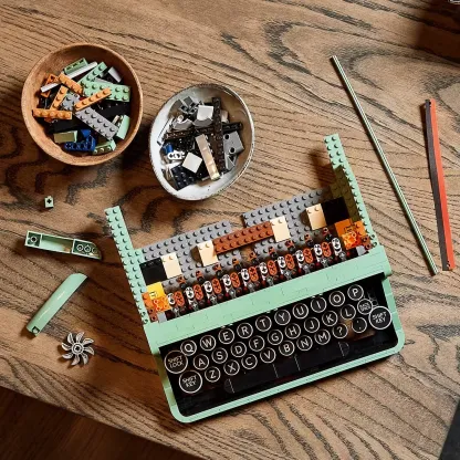 IDEAS TYPEWRITER